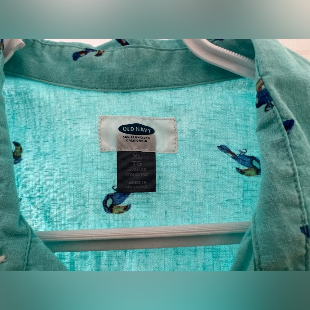 men old navy shirt